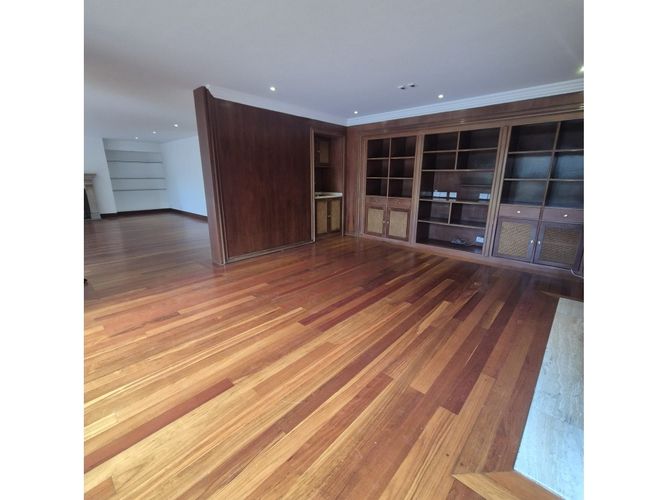Apartamento de 4 alcobas en venta en Los Rosales, Bogotá, 450 m² · foto 8 de 24