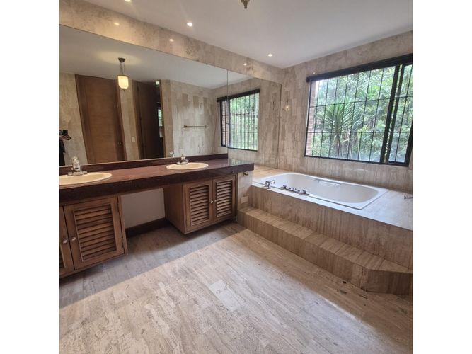Apartamento de 4 alcobas en venta en Los Rosales, Bogotá, 450 m² · foto 12 de 24