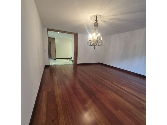 Apartamento de 4 alcobas en venta en Los Rosales, Bogotá, 450 m² · foto 17 de 24