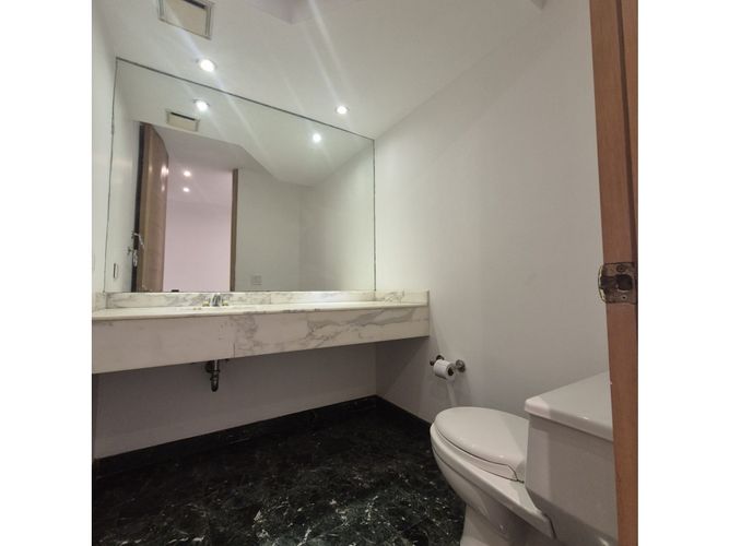 Apartamento de 4 alcobas en venta en Los Rosales, Bogotá, 450 m² · foto 21 de 24
