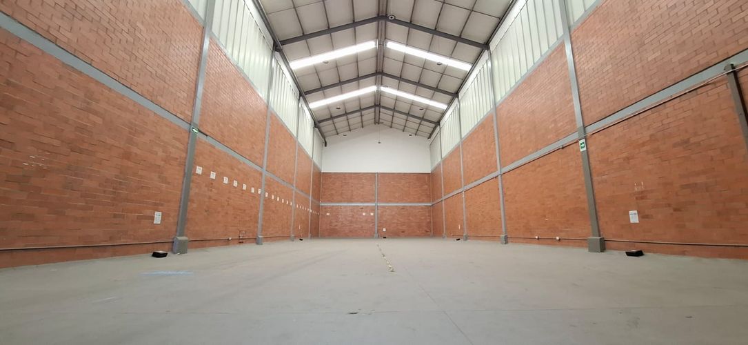 Bodega en arriendo en Zona Industrial, Yumbo, 600 m² · foto 3 de 13
