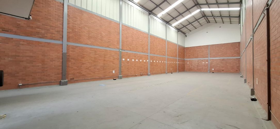 Bodega en arriendo en Zona Industrial, Yumbo, 600 m² · foto 4 de 13