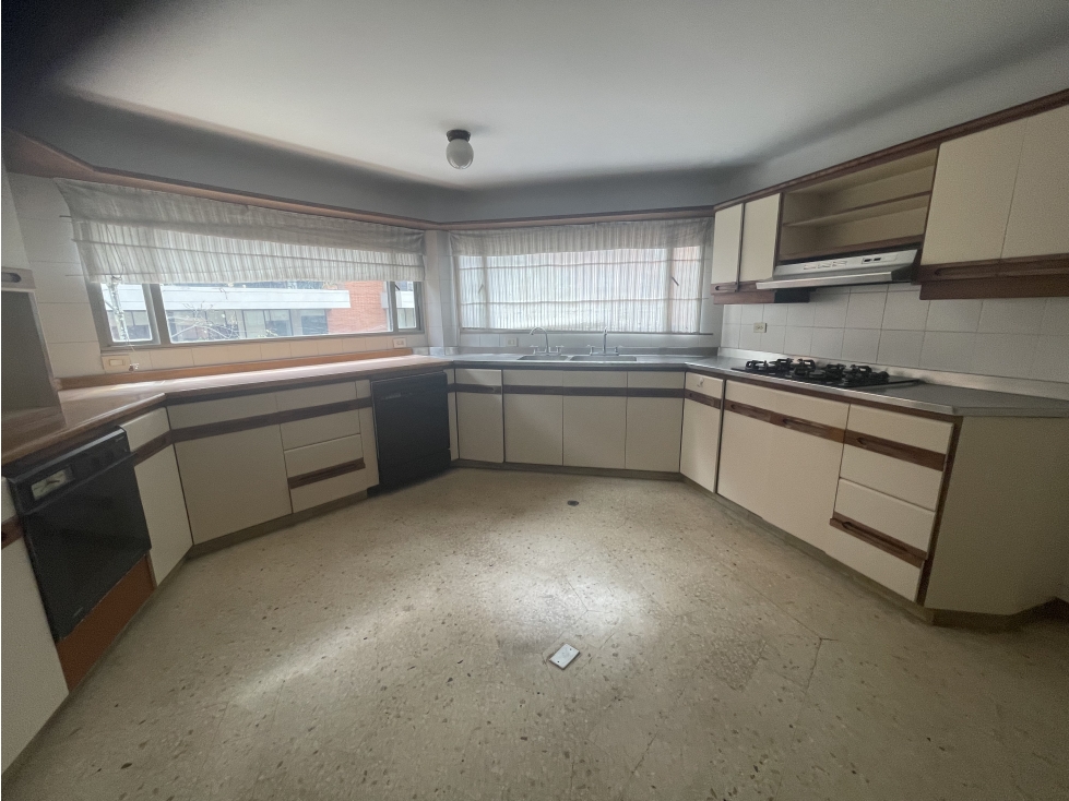 Apartamento en venta en Los Rosales, Bogotá · foto 6 de 16