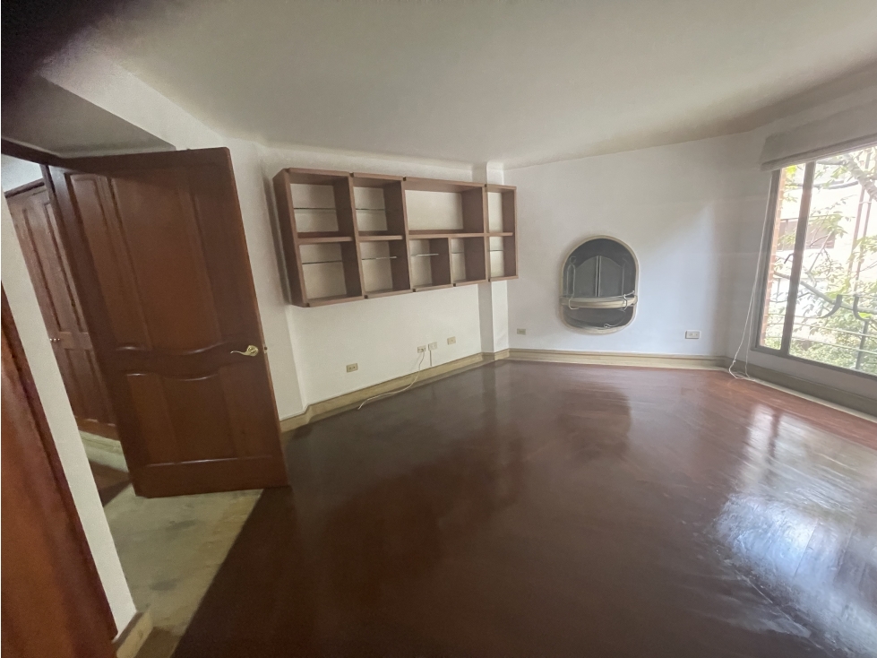 Apartamento en venta en Los Rosales, Bogotá · foto 8 de 16