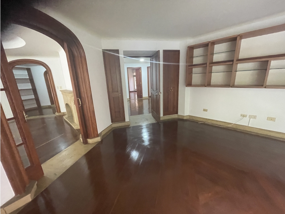 Apartamento en venta en Los Rosales, Bogotá · foto 9 de 16
