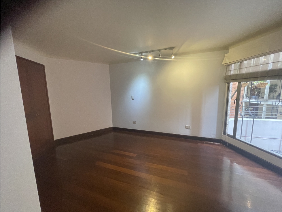 Apartamento en venta en Los Rosales, Bogotá · foto 10 de 16