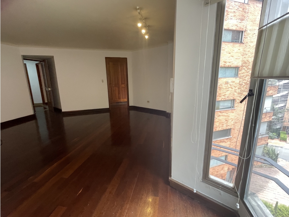 Apartamento en venta en Los Rosales, Bogotá · foto 13 de 16