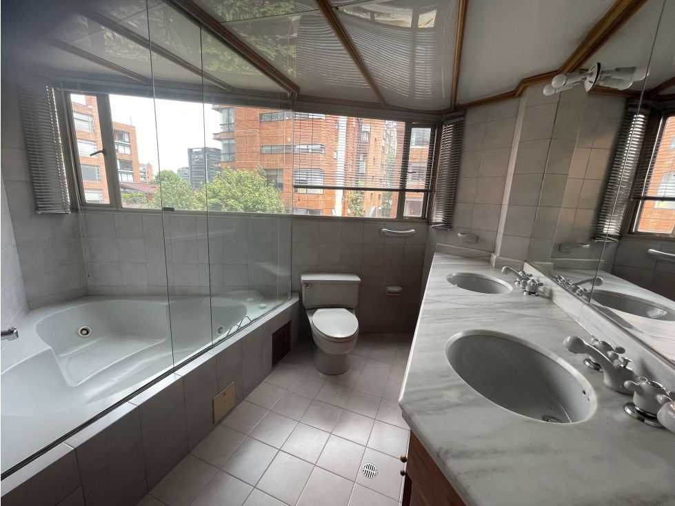 Apartamento en venta en Los Rosales, Bogotá · foto 15 de 16