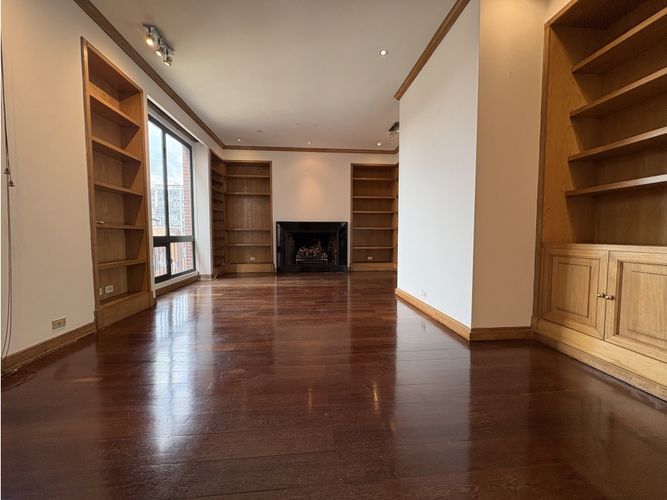Apartamento de 4 alcobas en venta en Los Rosales, Bogotá, 480 m² · foto 3 de 24