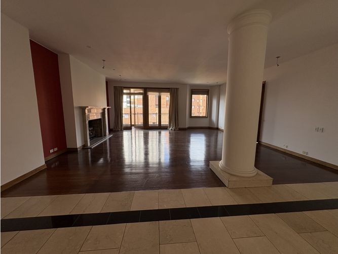 Apartamento de 4 alcobas en venta en Los Rosales, Bogotá, 480 m² · foto 4 de 24