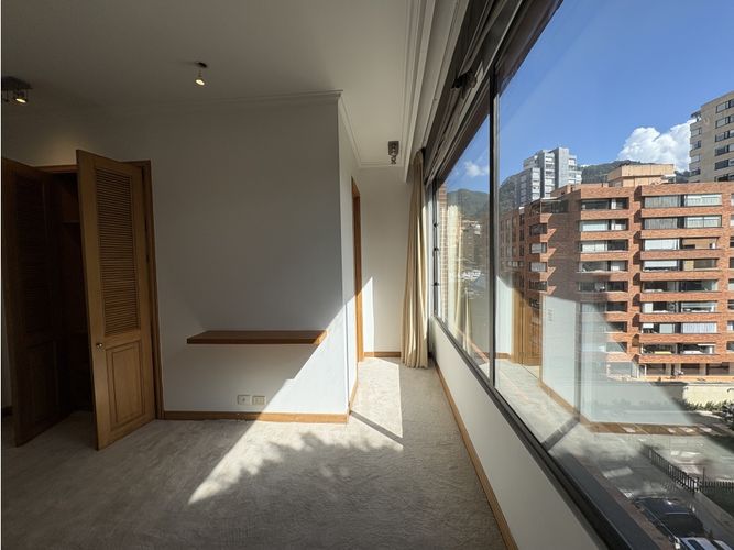 Apartamento de 4 alcobas en venta en Los Rosales, Bogotá, 480 m² · foto 7 de 24