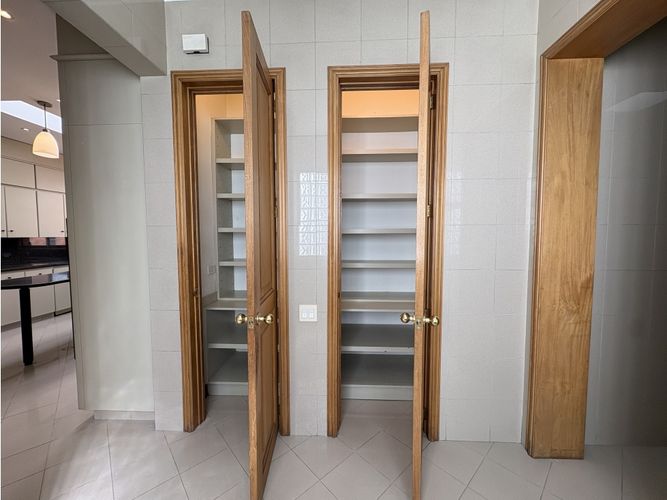 Apartamento de 4 alcobas en venta en Los Rosales, Bogotá, 480 m² · foto 11 de 24