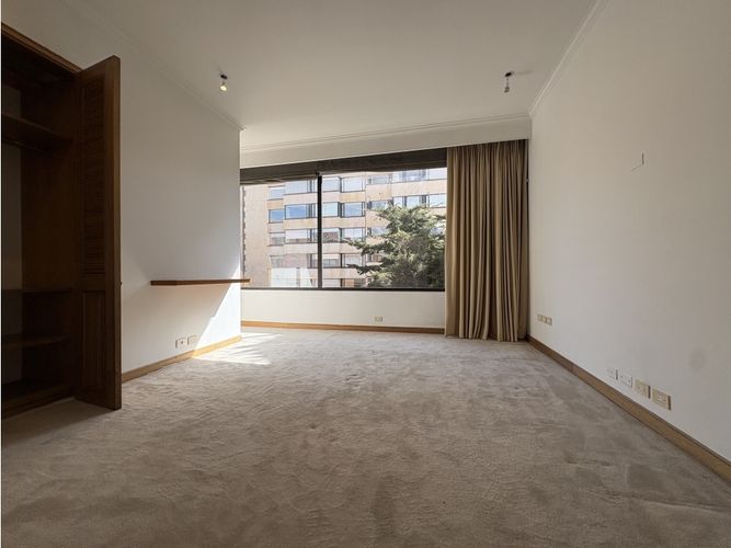 Apartamento de 4 alcobas en venta en Los Rosales, Bogotá, 480 m² · foto 19 de 24