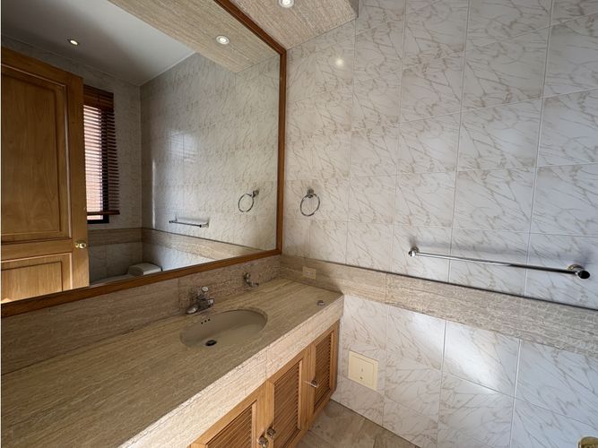 Apartamento de 4 alcobas en venta en Los Rosales, Bogotá, 480 m² · foto 20 de 24