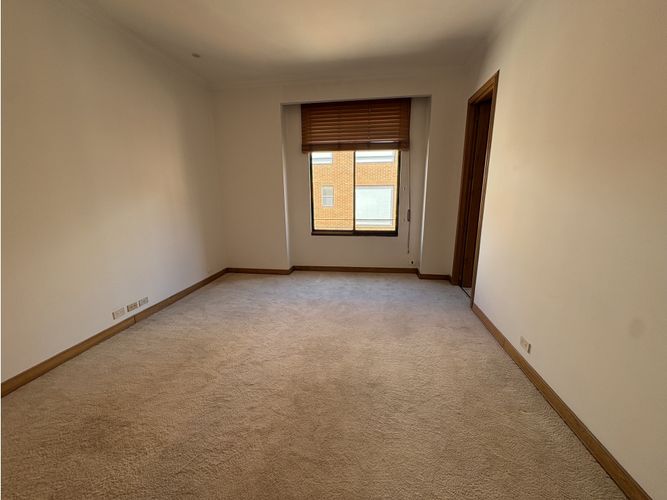 Apartamento de 4 alcobas en venta en Los Rosales, Bogotá, 480 m² · foto 21 de 24