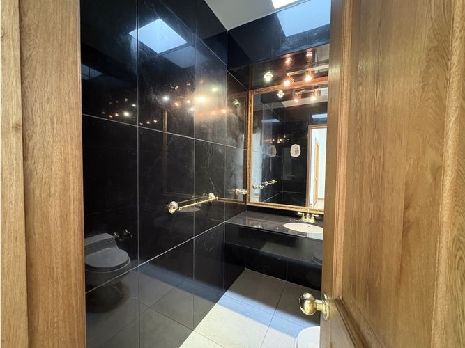 Apartamento de 4 alcobas en venta en Los Rosales, Bogotá, 480 m² · foto 22 de 24