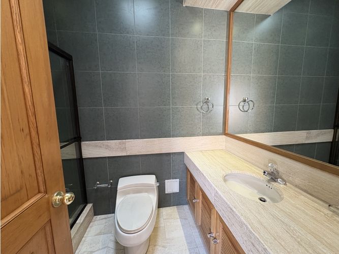 Apartamento de 4 alcobas en venta en Los Rosales, Bogotá, 480 m² · foto 23 de 24