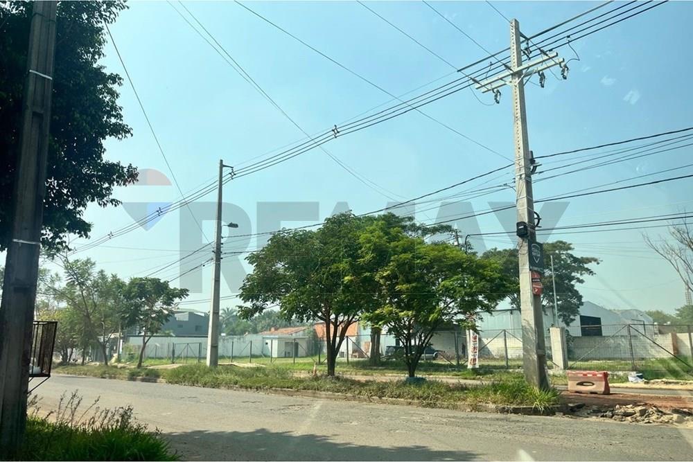 VENDO DOS TERRENOS JUNTOS EN ESQUINA EN LA CIUDAD DE MARIANO ROQUE ALONSO — foto 2