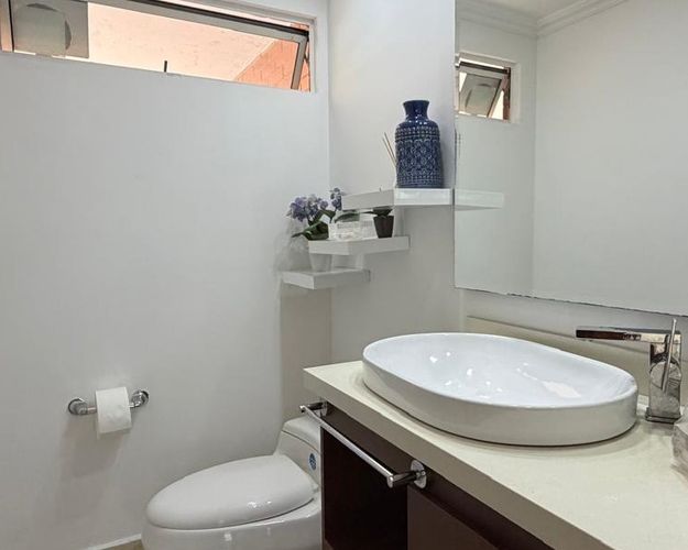 Casa de 4 alcobas en venta en El Poblado, Medellín, 1497 m² · foto 18 de 19