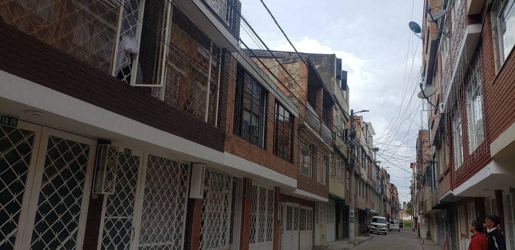 Casa de 2 alcobas en venta en Vision De Colombia, Bogotá, 180 m² · foto 3 de 16