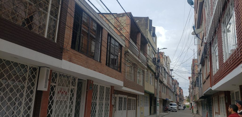 Casa de 2 alcobas en venta en Vision De Colombia, Bogotá, 180 m² · foto 14 de 16