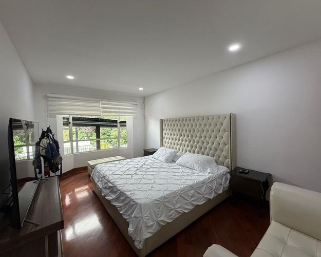 Casa de 4 alcobas en venta en El Poblado, Medellín, 1497 m² · foto 14 de 19
