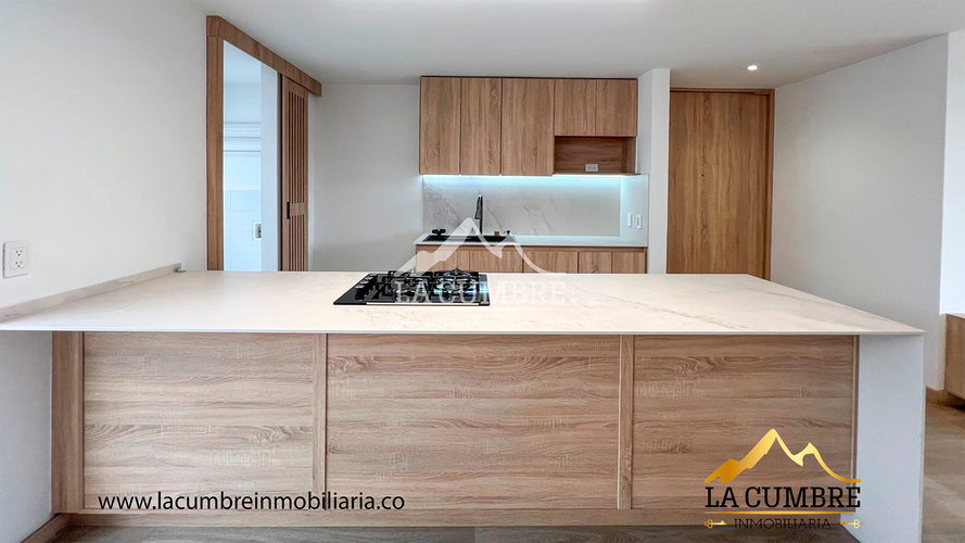 Apartamento de 2 alcobas en arriendo en Los Balsos, Medellín, 100 m² · foto 5 de 17