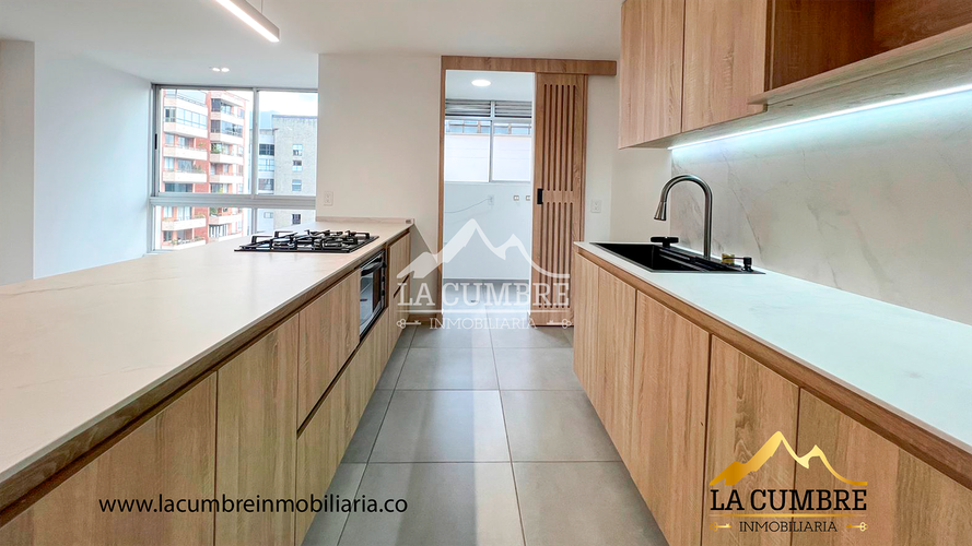 Apartamento de 2 alcobas en arriendo en Los Balsos, Medellín, 100 m² · foto 8 de 17