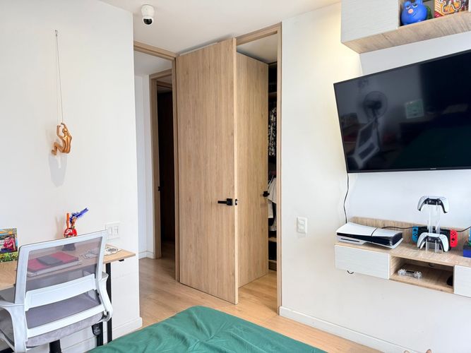 Apartamento de 3 alcobas en arriendo en El Poblado, Medellín, 205 m² · foto 9 de 15