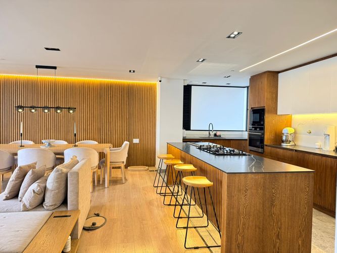 Apartamento de 3 alcobas en arriendo en El Poblado, Medellín, 205 m² · foto 5 de 15