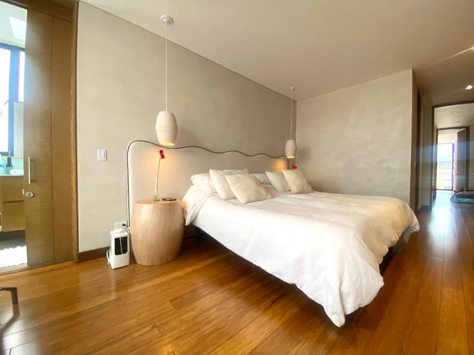 Apartamento de 2 alcobas en venta en El Virrey, Bogotá, 215 m² · foto 3 de 21