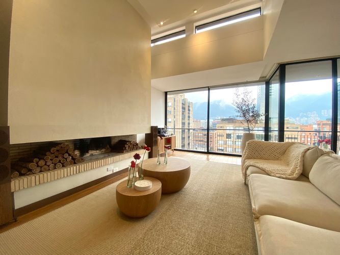 Apartamento de 2 alcobas en venta en El Virrey, Bogotá, 215 m² · foto 18 de 21