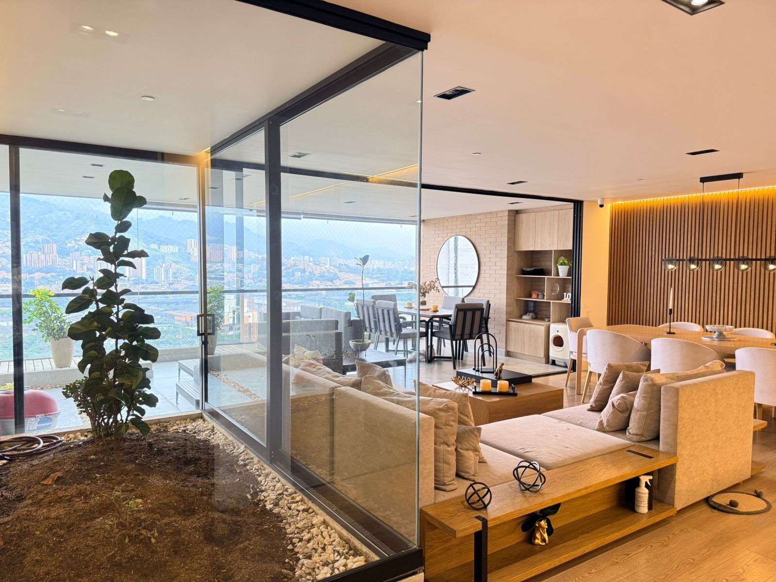 Apartamento en arriendo en El Poblado, Medellín · foto 3 de 15