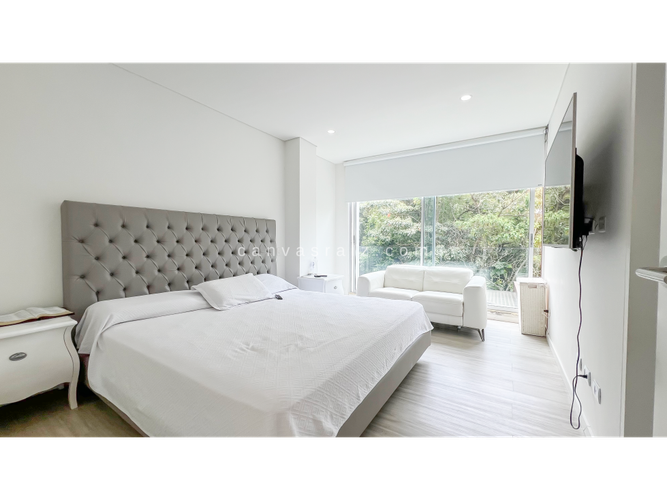 Casa de 5 alcobas en venta en El Poblado, Medellín, 700 m² · foto 15 de 21
