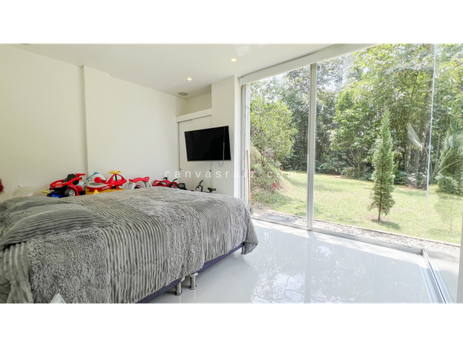Casa de 5 alcobas en venta en El Poblado, Medellín, 700 m² · foto 16 de 21