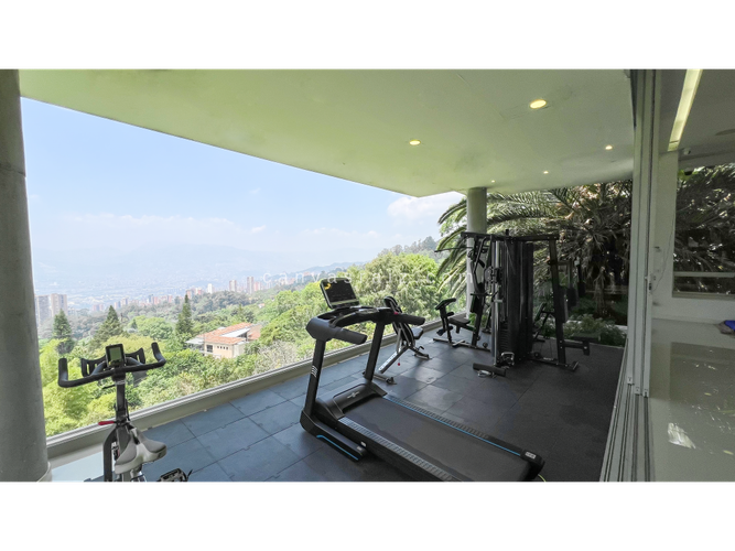 Casa de 5 alcobas en venta en El Poblado, Medellín, 700 m² · foto 18 de 21