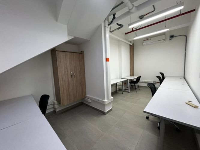 Local en arriendo en Ciudad Del Río, Medellín, 18 m² · foto 3 de 3