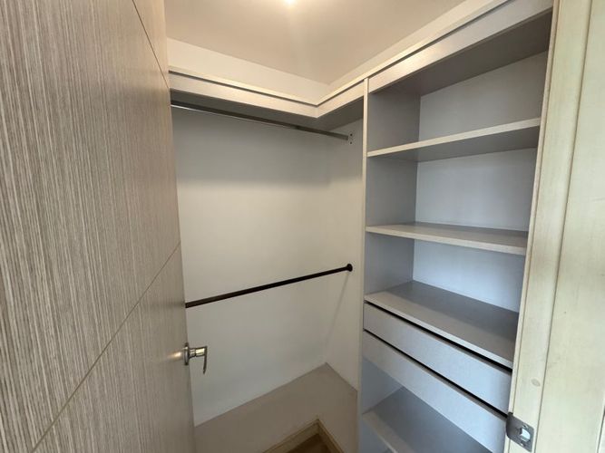 Apartamento de 3 alcobas en arriendo en Los Naranjos, Medellín, 220 m² · foto 17 de 24