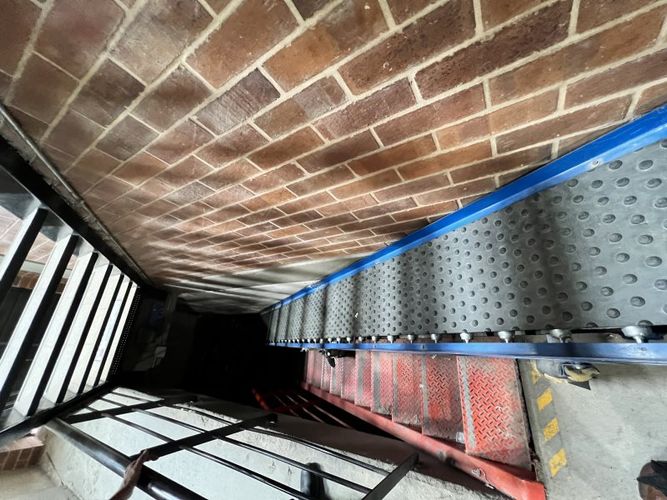 Bodega en arriendo en Camino Verde, Envigado, 1100 m² · foto 2 de 24
