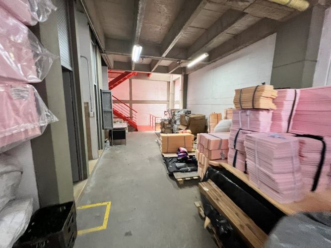 Bodega en arriendo en Camino Verde, Envigado, 1100 m² · foto 3 de 24