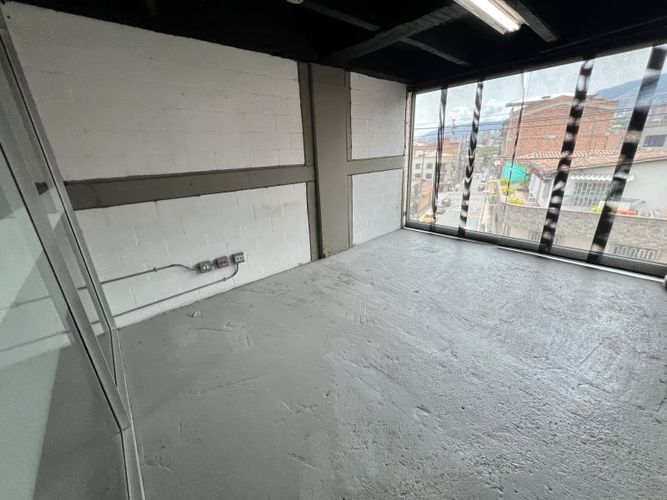 Bodega en arriendo en Camino Verde, Envigado, 1100 m² · foto 22 de 24