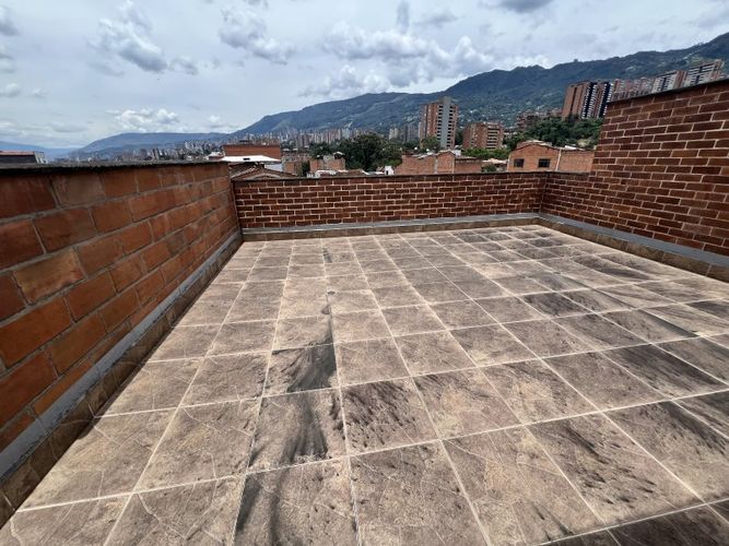 Bodega en arriendo en Camino Verde, Envigado, 1100 m² · foto 24 de 24