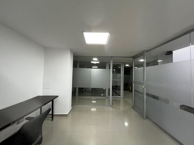 Oficina en arriendo en Laureles, Medellín, 35 m² · foto 6 de 10