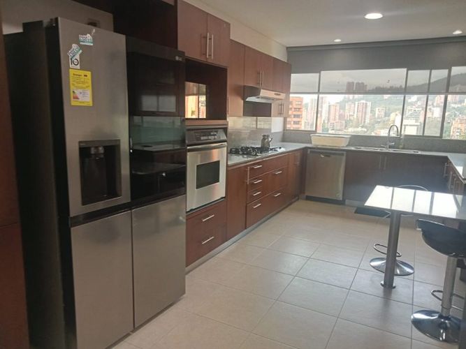 Apartamento de 3 alcobas en arriendo en Alejandría, Medellín, 402 m² · foto 7 de 18