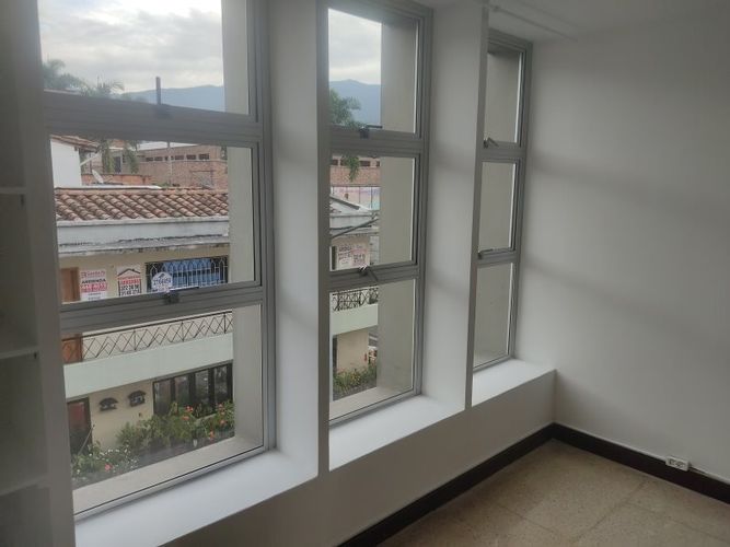 Oficina en arriendo en Zona Centro, Envigado, 19 m² · foto 2 de 5