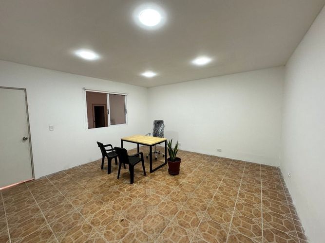 Oficina en arriendo en Los Colores, Medellín, 24 m² · foto 2 de 9