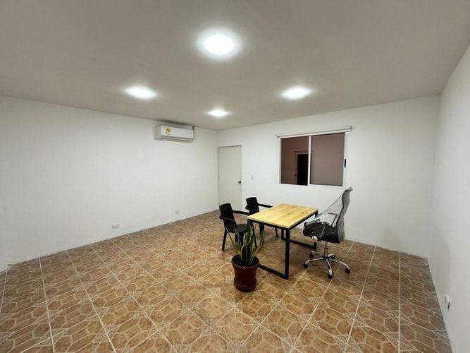Oficina en arriendo en Los Colores, Medellín, 24 m² · foto 5 de 9