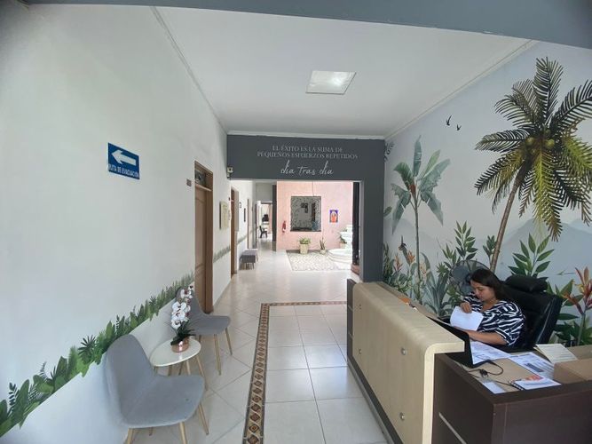 Oficina en arriendo en Los Colores, Medellín, 14 m² · foto 5 de 8