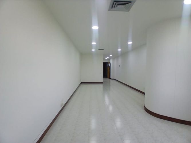 Oficina en arriendo en Patio Bonito, Medellín, 48 m² · foto 2 de 5