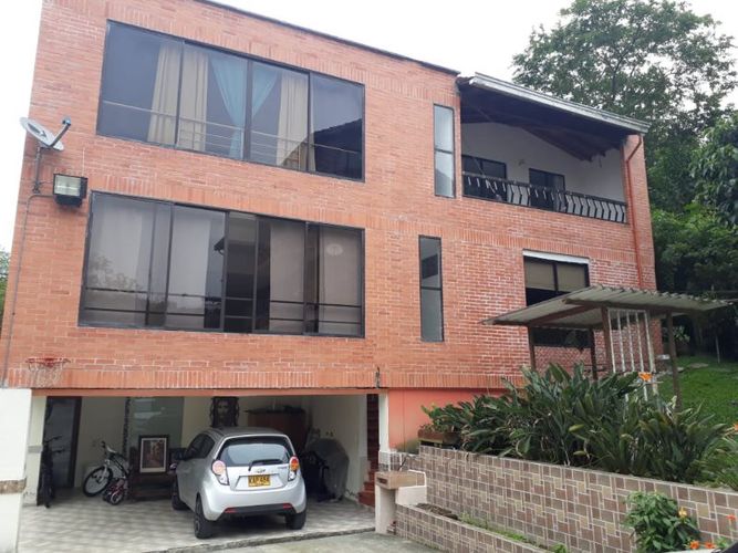 Casa de 8 alcobas en venta en La Mina, Envigado · foto 4 de 22